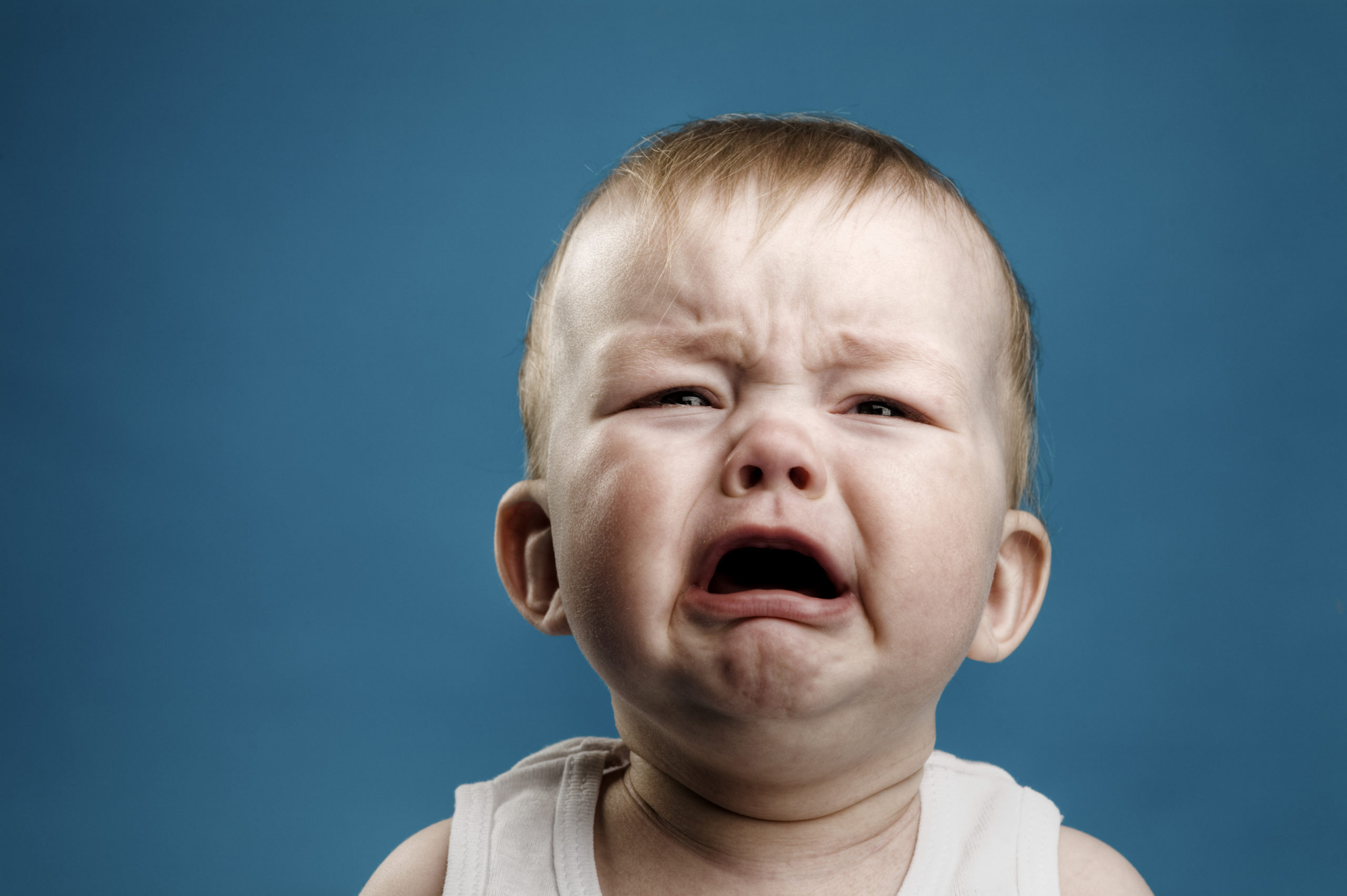 Дети в возрасте от 1 до 3 месяцев плачут без слёз.